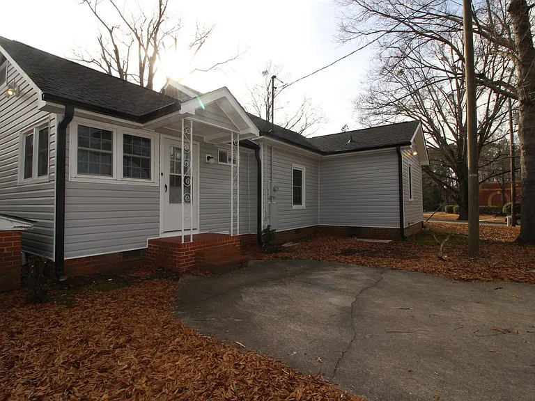 212 N Main St — Photo 22