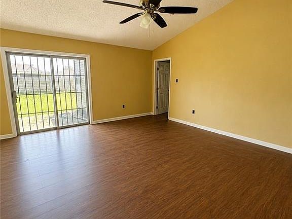 5th image of 7171 Ridgefield Dr