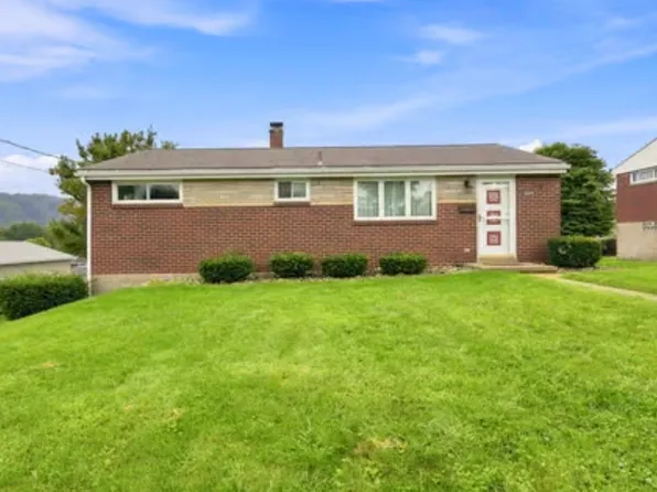 3020 Mintwood Dr, Lower Burrell, PA 15068