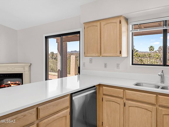 3rd image of 31 E Stonewood Pl