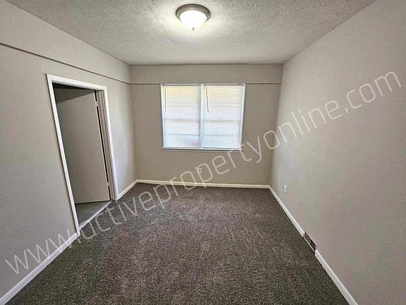 5th image of 1061 S Pine Knoll Dr
