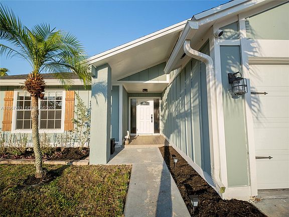 5th image of 131 Rosewood Cir