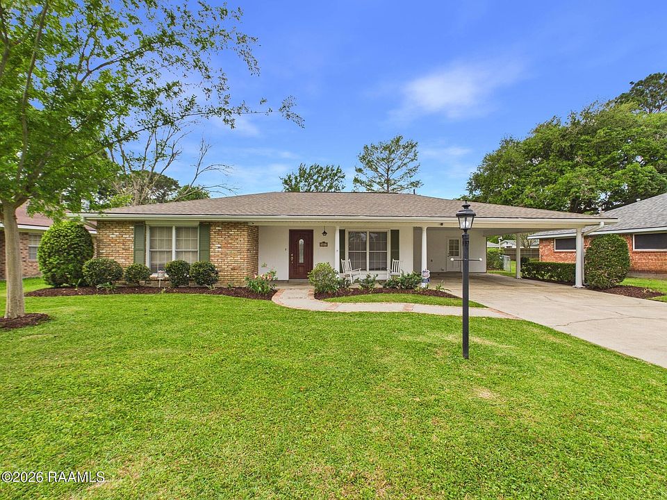 1st image of 207 S William Dr