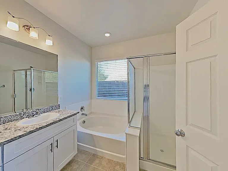939 S 200th Ln — Photo 4
