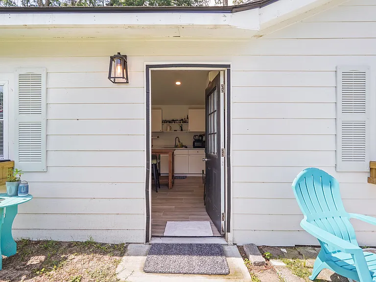 1815 E Derenne Ave #B — Photo 8