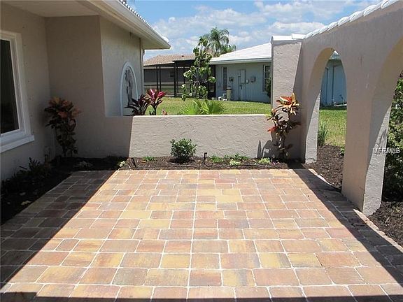 2nd image of 320 Matisse Cir