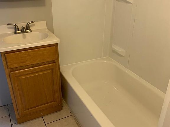 4th image of 270 Davenport Ave #2