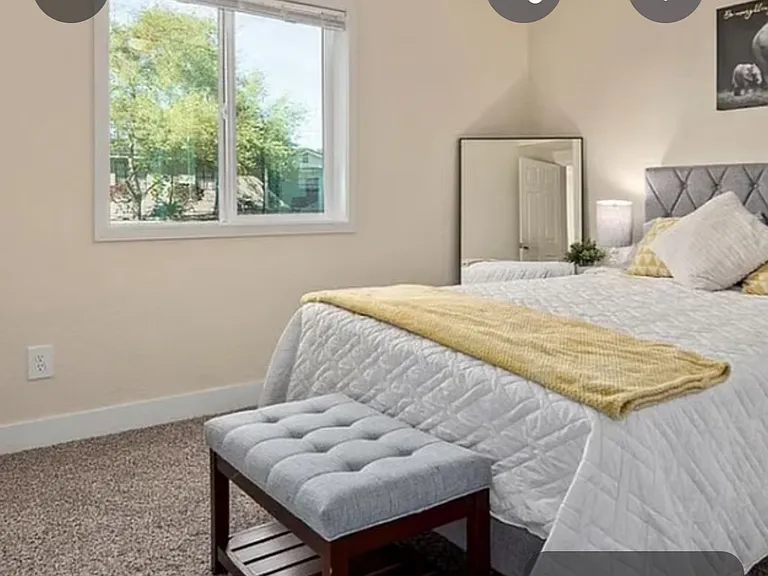2211 W Mitchell Dr — Photo 4