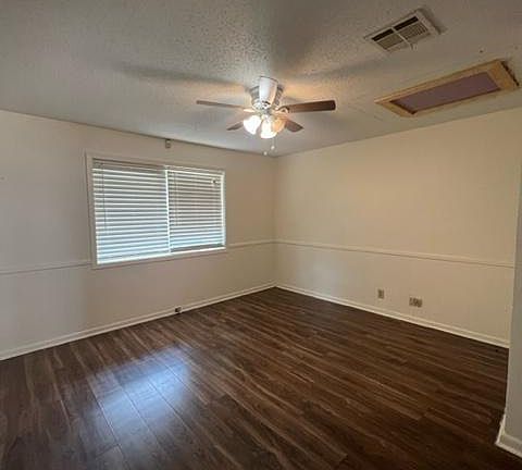 5th image of 101 Lakeshore Dr APT 18