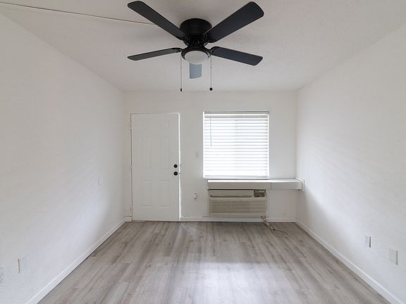 2nd image of 2765 W Tharpe St #208