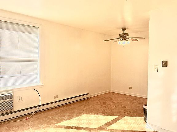 5th image of 5920 N Kenmore Ave APT 504