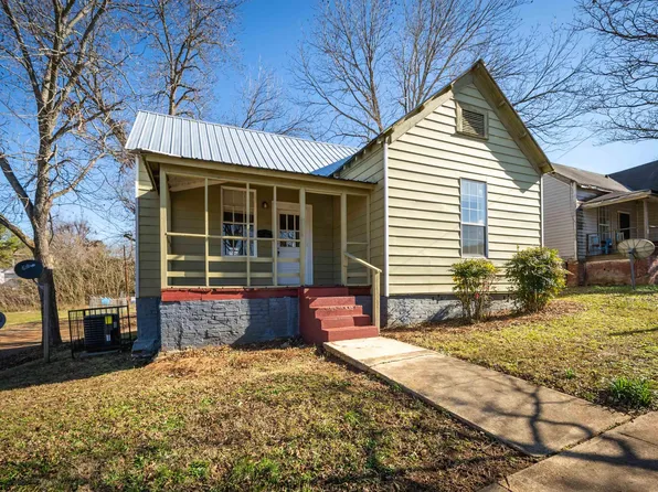 410 Spring St S, Talladega, AL 35160