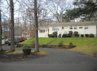 6 Neck Hill Rd, Mendon, MA 01756