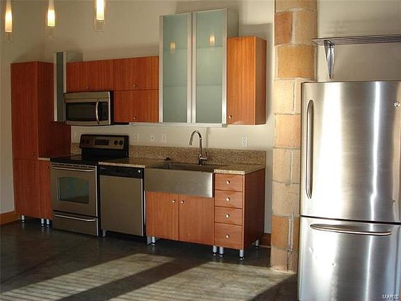 2nd image of 2201 Washington Ave #208