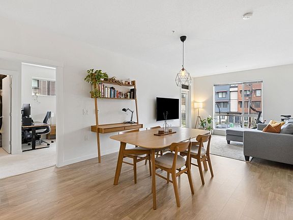 4th image of 625 E 3rd St #211