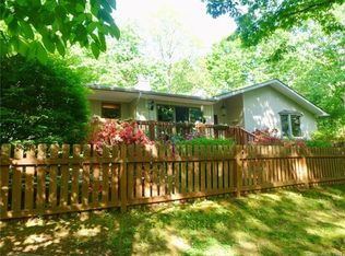 400 Rockmoor Way, Hendersonville, NC 28791