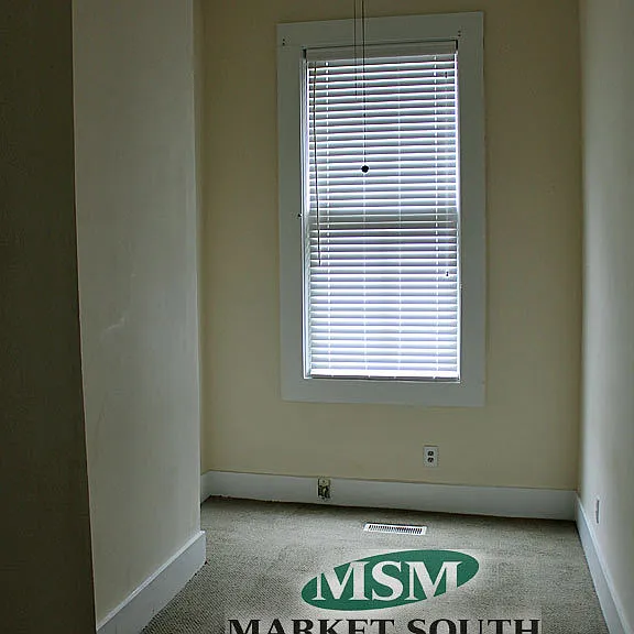 222 Houston St — Photo 8