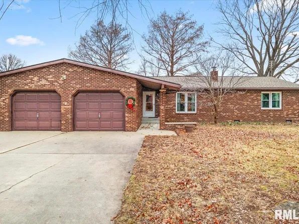 6 Braden Ct, Virden, IL 62690