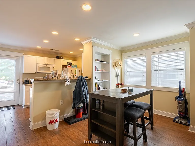 1725 Harvey Mitchell Pkwy S #412 — Photo 5