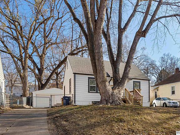 2nd image of 1021 Bert Murphy Blvd