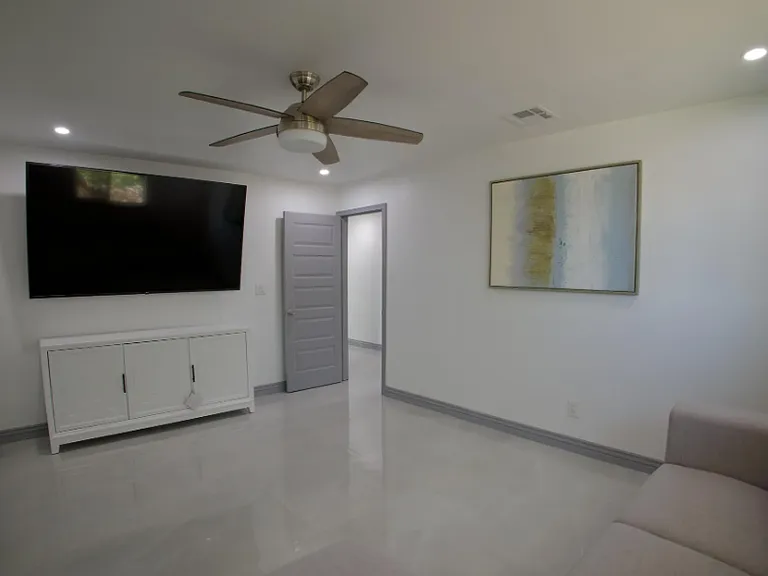 10100 Woodway Dr — Photo 14