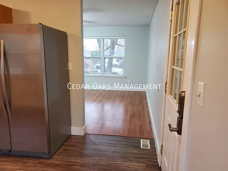 2202 Dogwood Pl — Photo 4