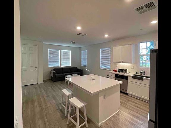 4th image of 4480 Louvre Ln