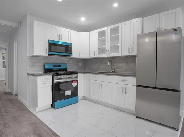 3604 Willett Avenue image 8 of 31