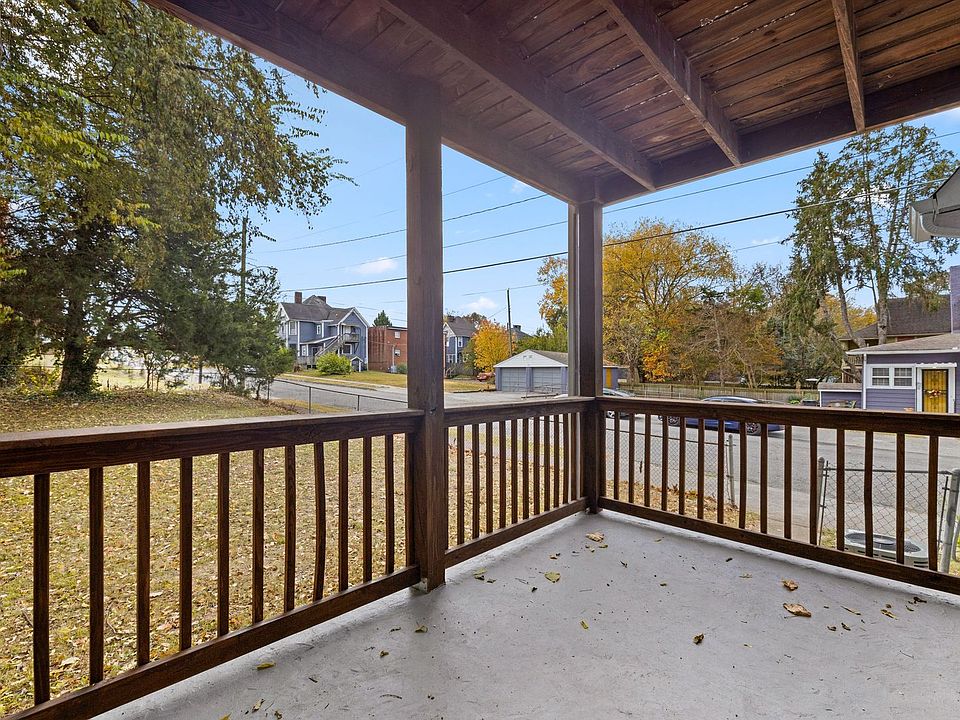 1st image of 2400 Woodbine Ave #1