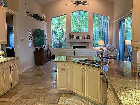 4th image of 1246 Hampstead Ln