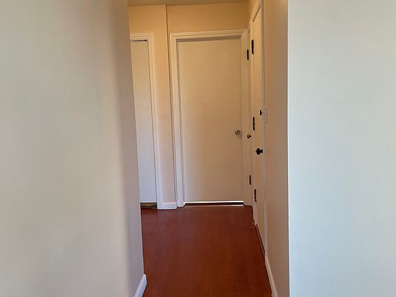 4th image of 5940 N Virginia Ave Unit 2