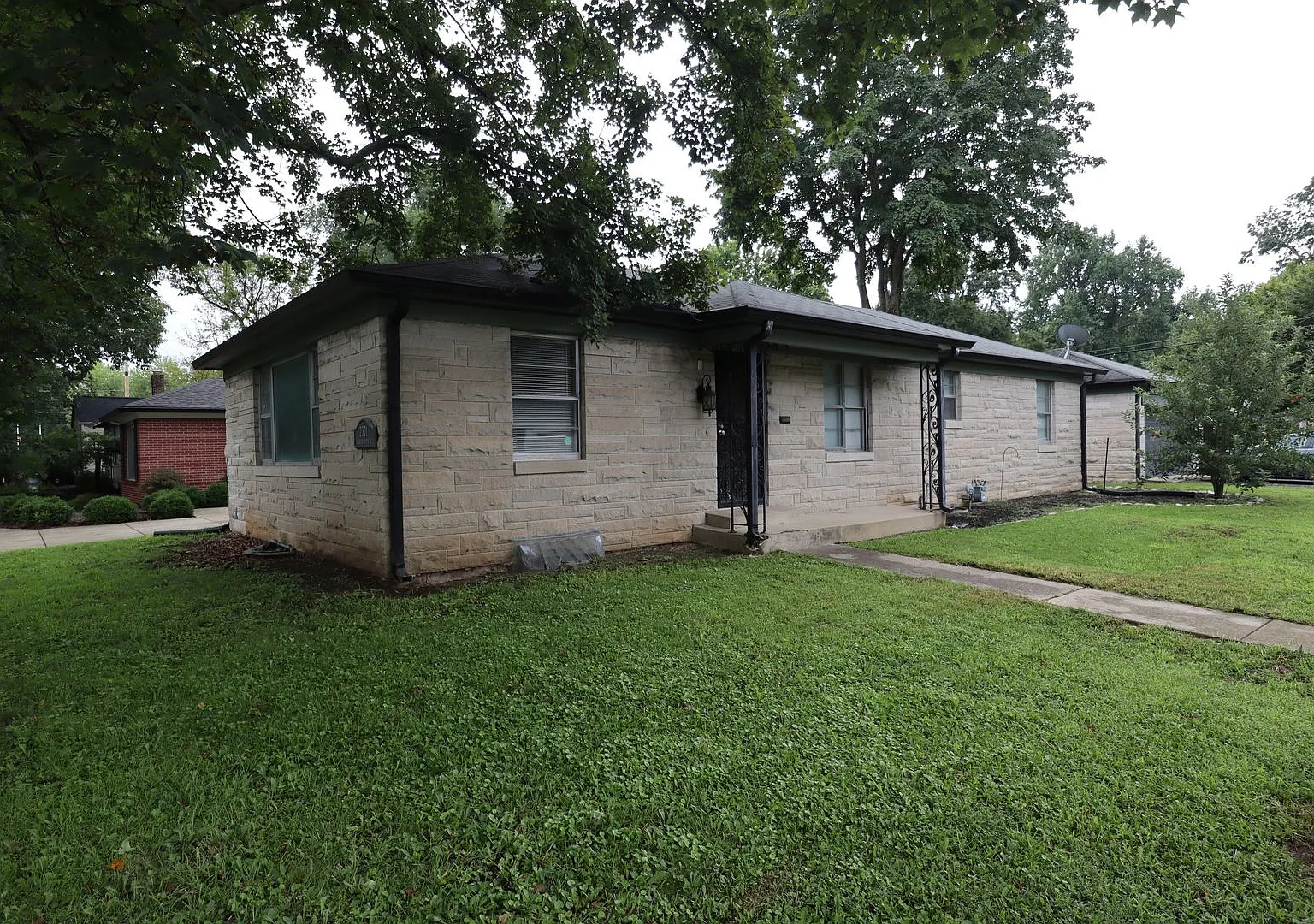 Spacious 3 Bedroom Indianapolis Home! — Photo 1