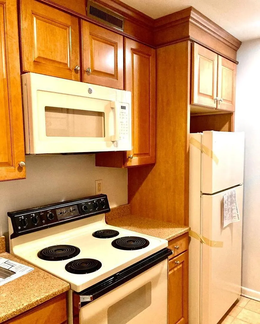 10 Chase Hall - apartment — Photo 4
