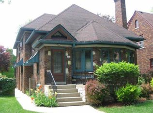 4811 W Sunnyside Dr, Milwaukee, WI 53208