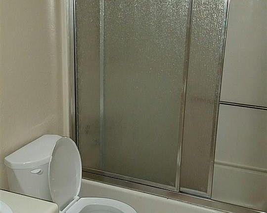 5th image of 912 Corey Dr