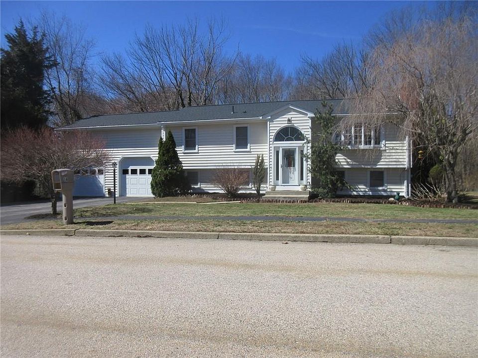 1st image of 16 Sweetwater Dr