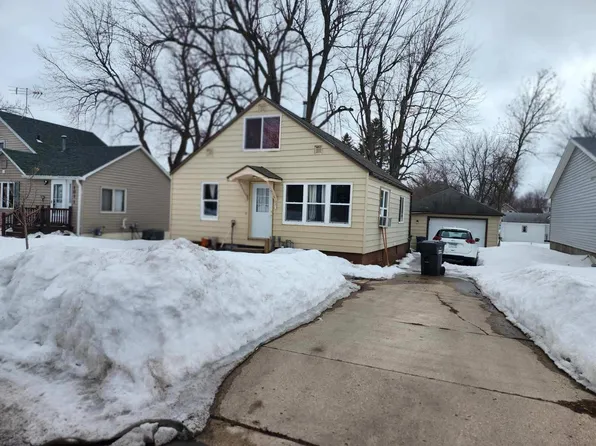 1019 Liberty Dr, Worthington, MN 56187