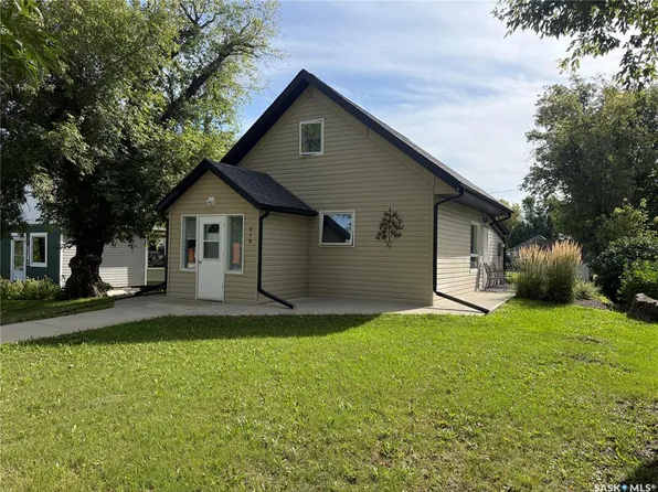 319 6th AVENUE E, Melville, SK S0A 2P0