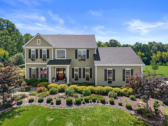 2nd image of 200 Nashotah ROAD