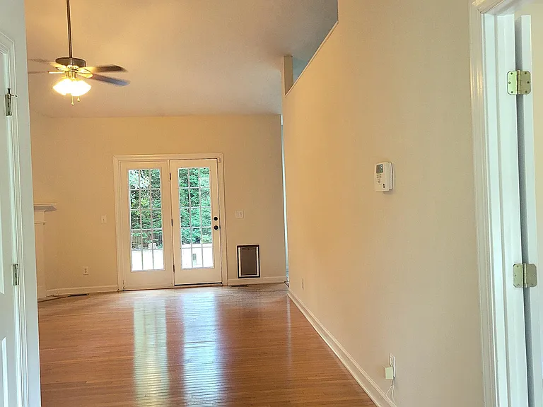 235 W Hedgelawn Way — Photo 3