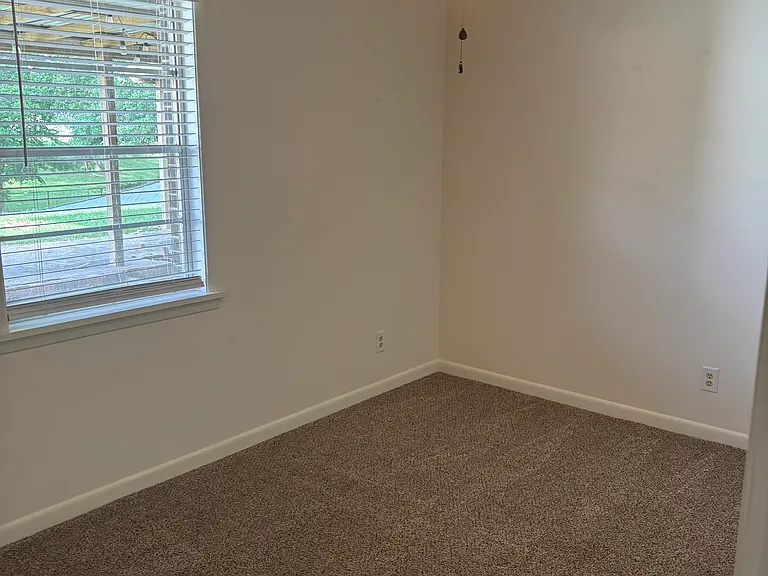 2037 Shadywood Ln — Photo 25
