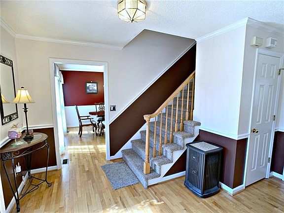 3rd image of 1009 Charlesmont Ct