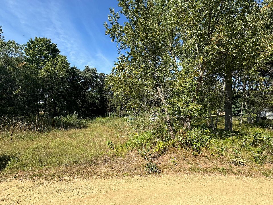 2nd image of 225th Ln NE