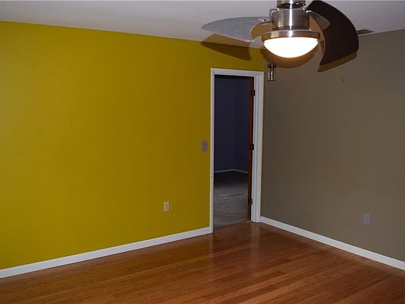 4th image of 2626 Forest Ln