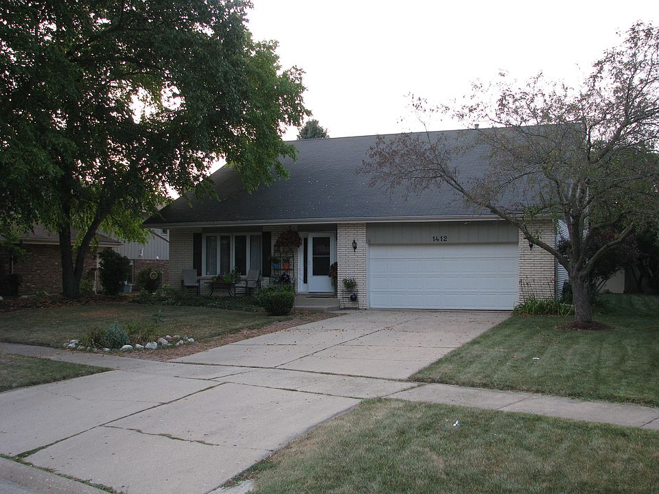 1st image of 1412 Columbus Dr