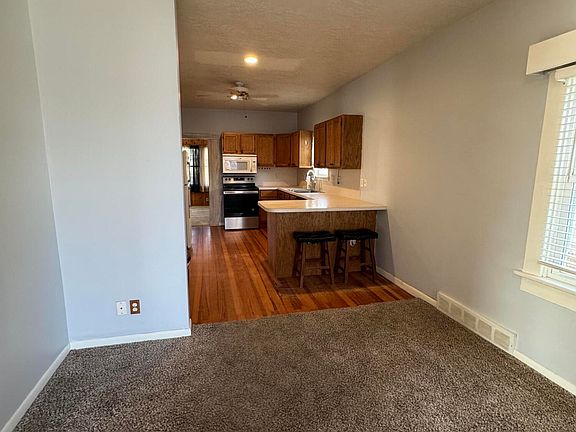 4th image of 815 E Superior St