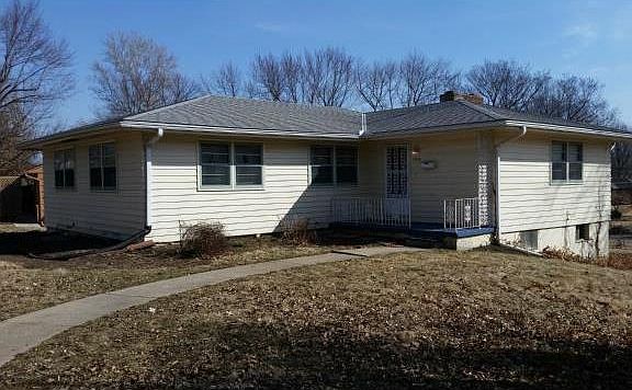 2nd image of 2931 S Hawthorne Ave