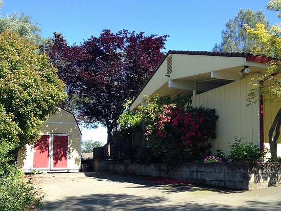 3rd image of 160 Sunrise Ave