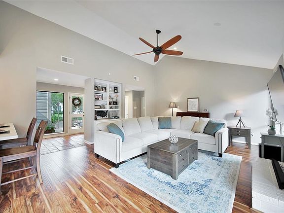 4th image of 10318 Briar River Dr