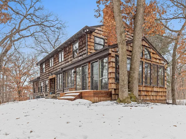 2 Crocus Ln, North Oaks, MN 55127